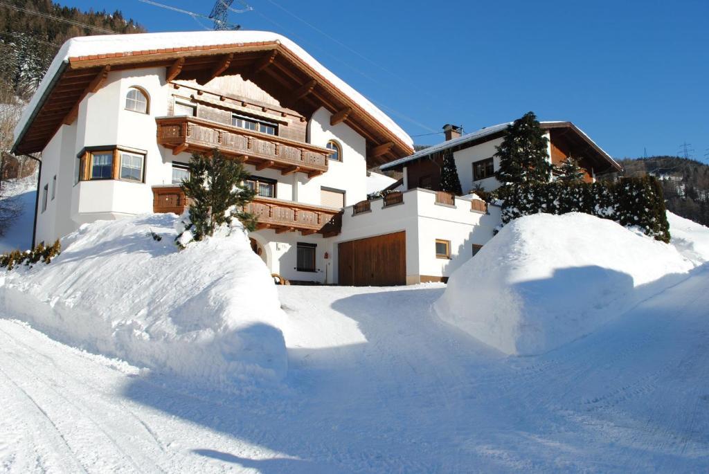 Apartment Maierhof Флірш Екстер'єр фото